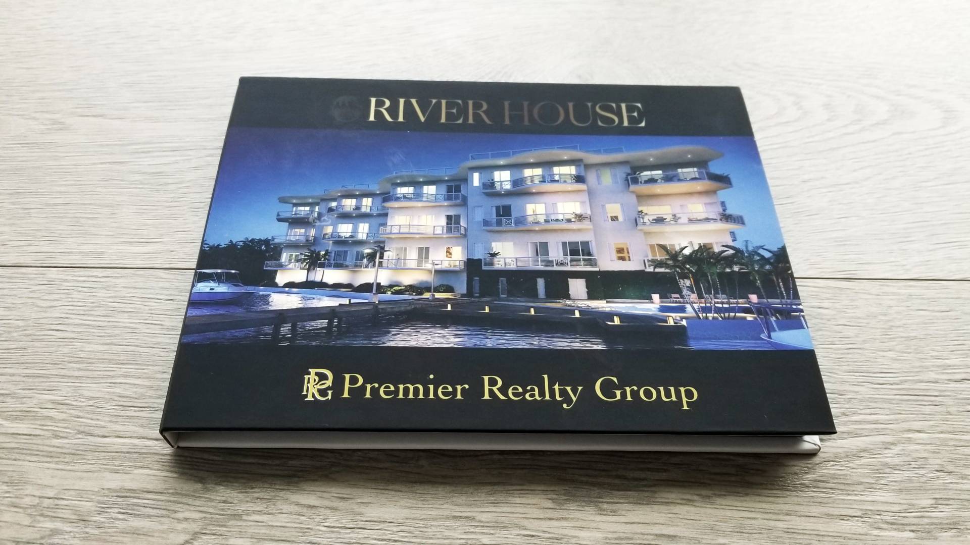 RiverHouse_Out